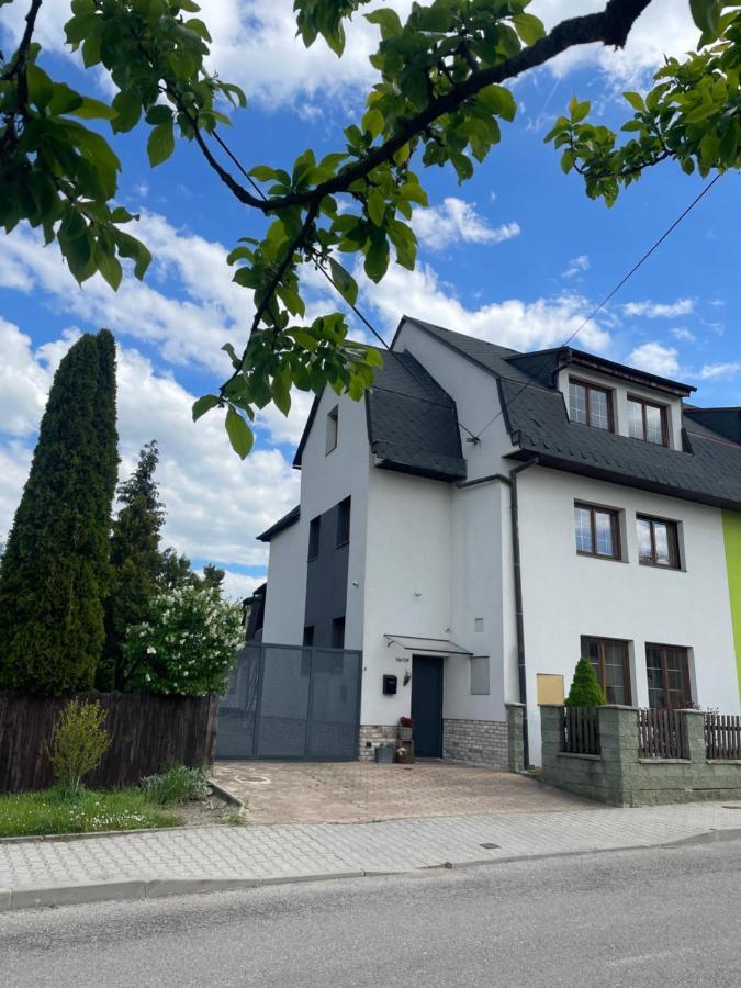 Apartment Dubnica Prejta 3 Dubnica nad Váhom Zewnętrze zdjęcie